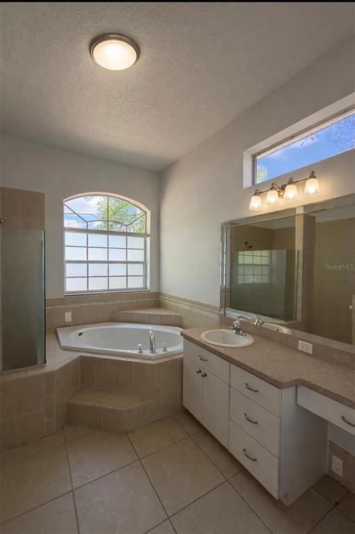 Building Photo - 9460 Hayward Rd