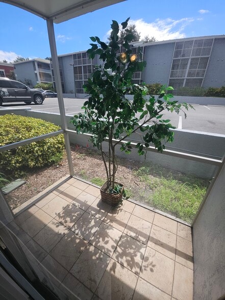 Building Photo - 131 Water Front Way