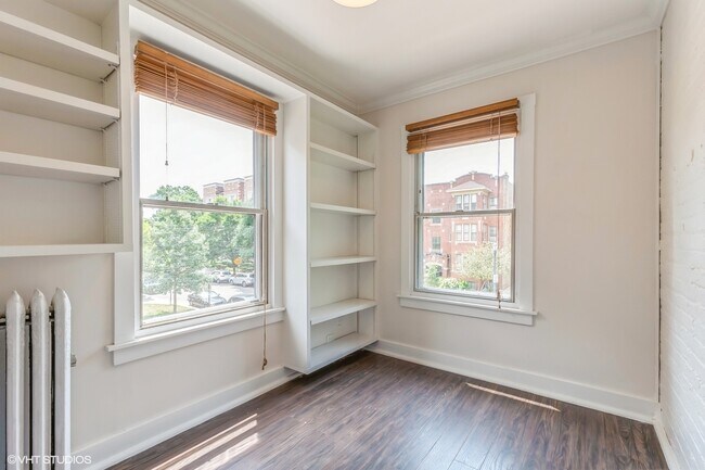 Building Photo - 621 Hinman Ave