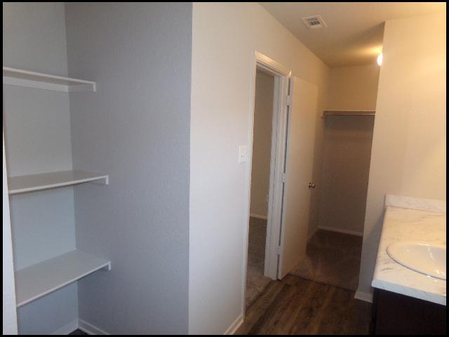 Building Photo - 1304 Yarrow Dr