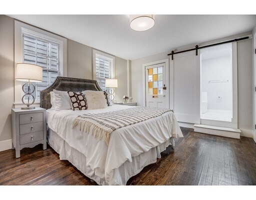 Building Photo - 36 Joy St