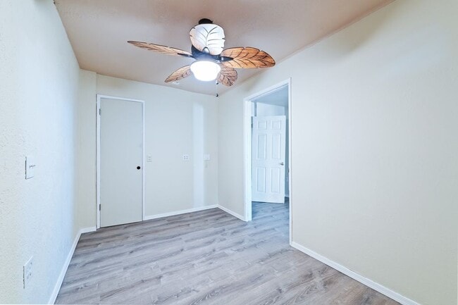 Building Photo - 1453 Luna Ln