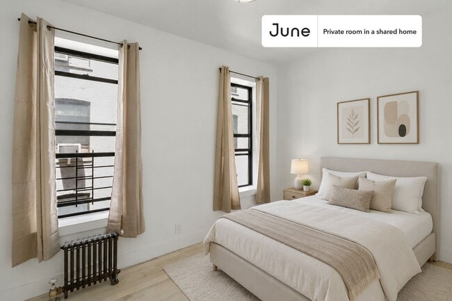 Building Photo - 301 Saint Nicholas