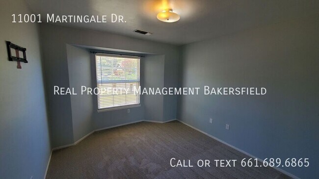 Building Photo - 11001 Martingale Dr