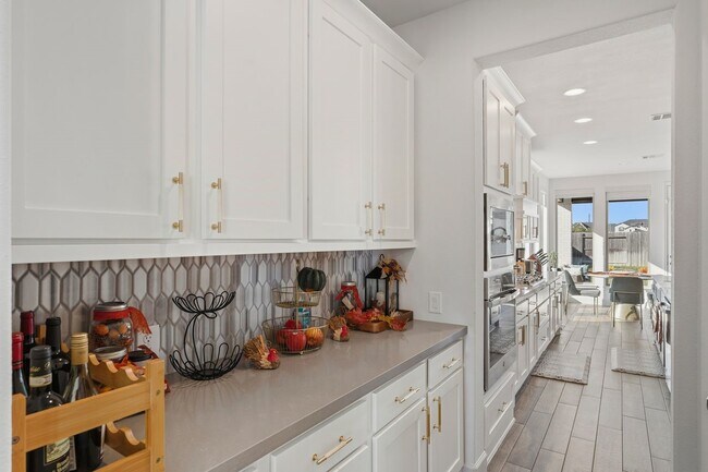 Building Photo - 28942 Woods Rose Ct