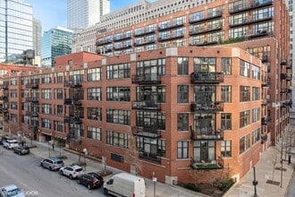 Building Photo - 333 W Hubbard St