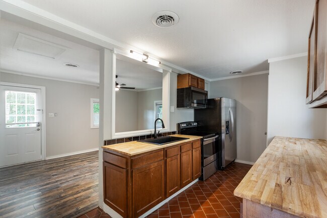 Building Photo - 4516 Sevierville Pike