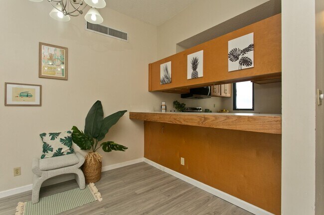 Building Photo - PENTHOUSE 2 Bed, 2 Bath, 2 Parking