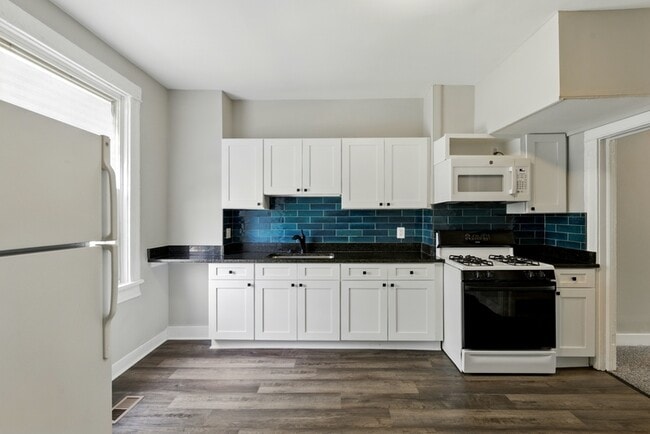 Building Photo - 2766 Kinsey Ave