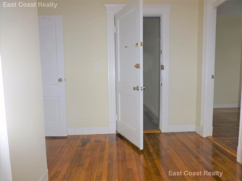 Building Photo - 91 Gordon St