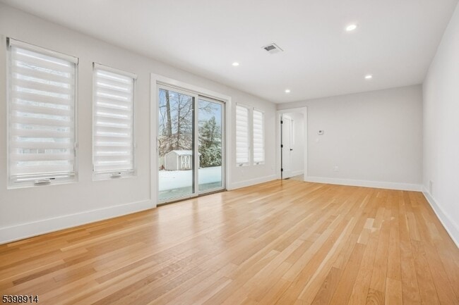 Building Photo - 30 Hemlock Terrace