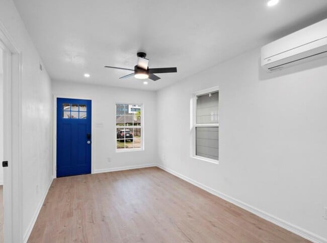 Building Photo - 3524 Hadley St