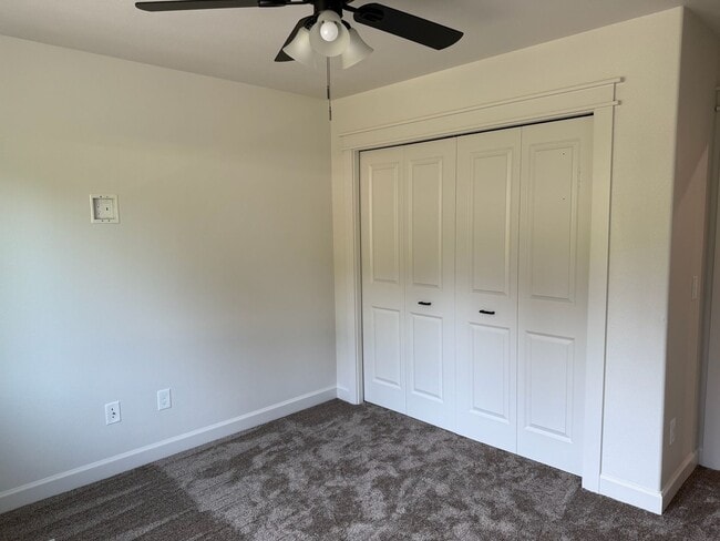 Building Photo - Charming 3 Bedroom, 2 1/2 Bath Farmhouse S...