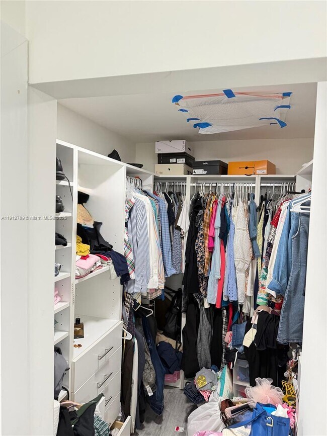 Building Photo - 1271 SW 124th Ct