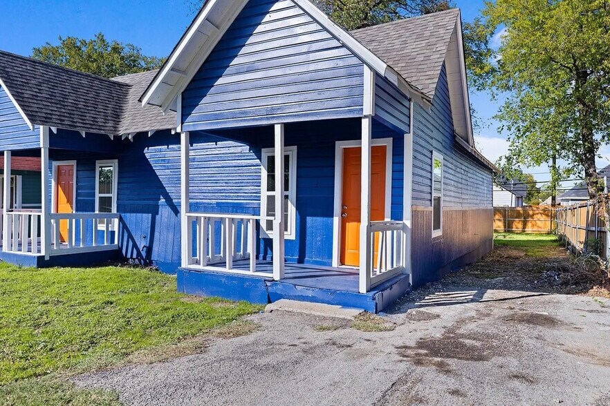 Building Photo - Room in Duplex on E Cannon St