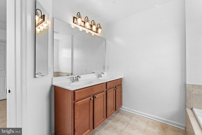 Building Photo - 7258 Mockingbird Cir