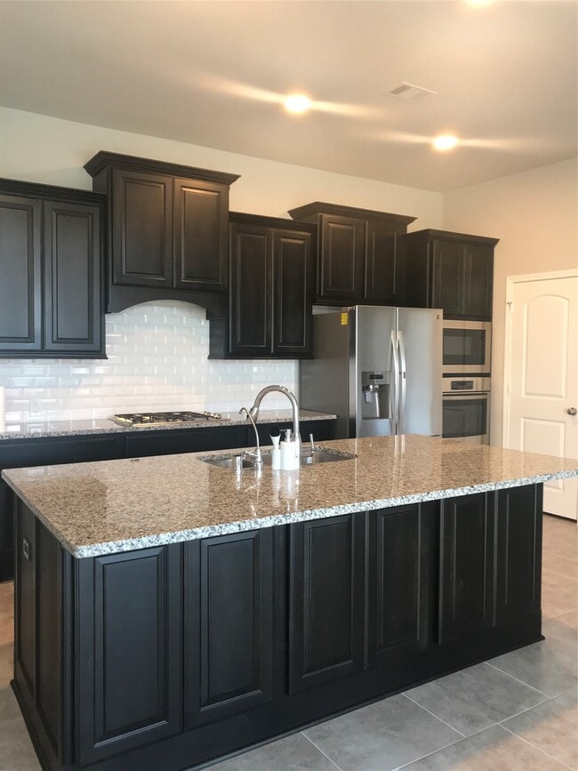 Building Photo - 23826 Via Viale Dr