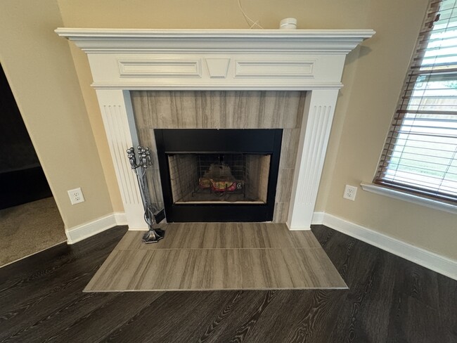 Building Photo - 2467 Bell Manor Dr SW