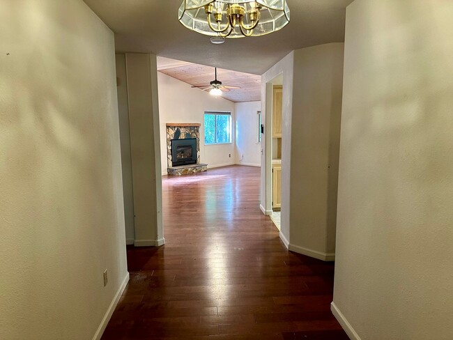 Building Photo - Downtown Nevada City Home Walking Distance...