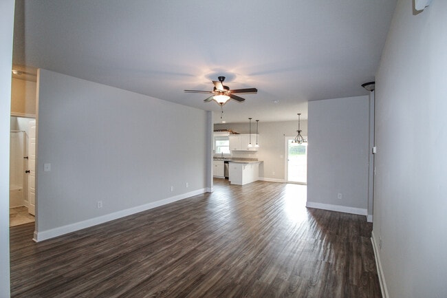 Building Photo - 412 Coles Way