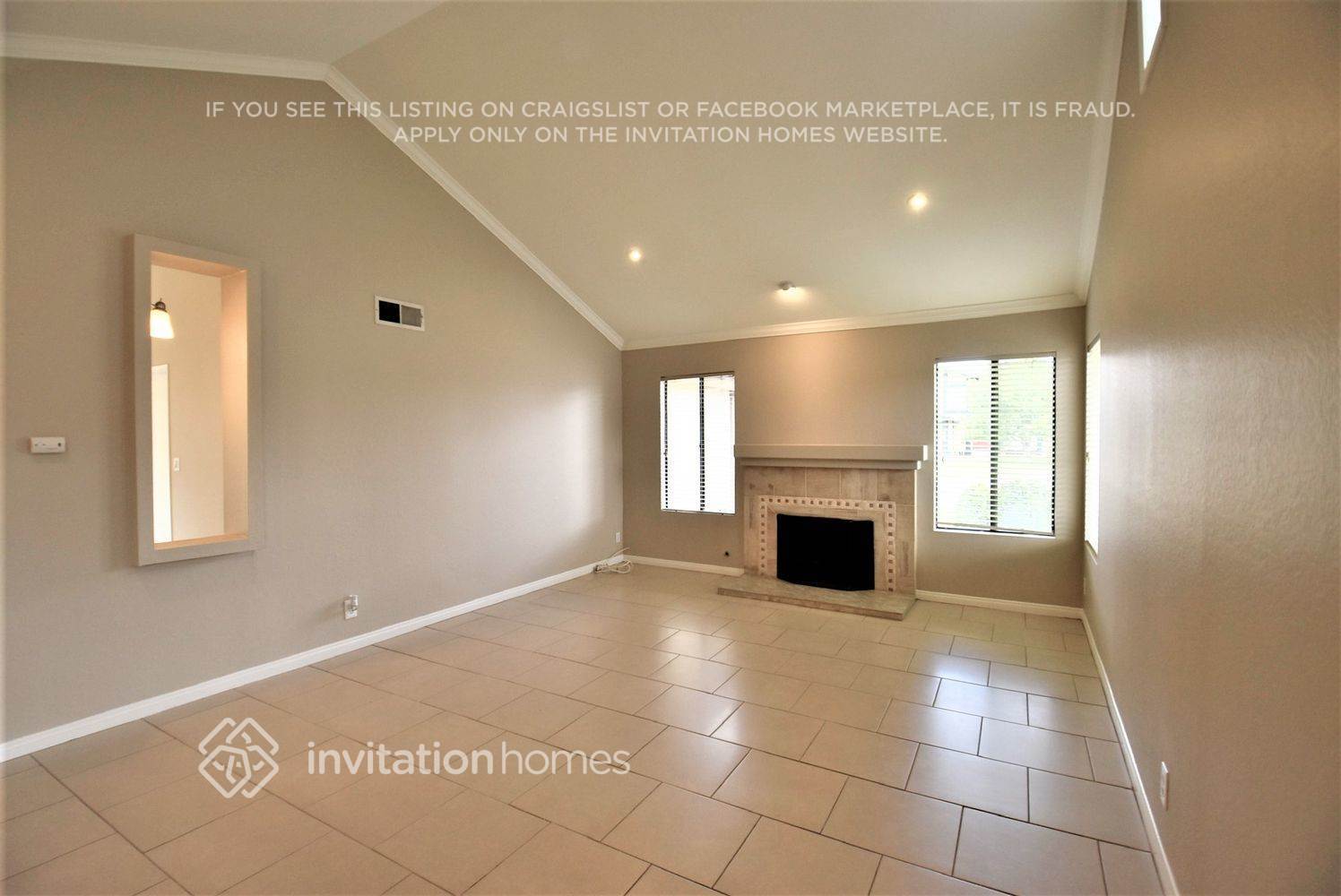 Building Photo - 1500 W Alexis Ave