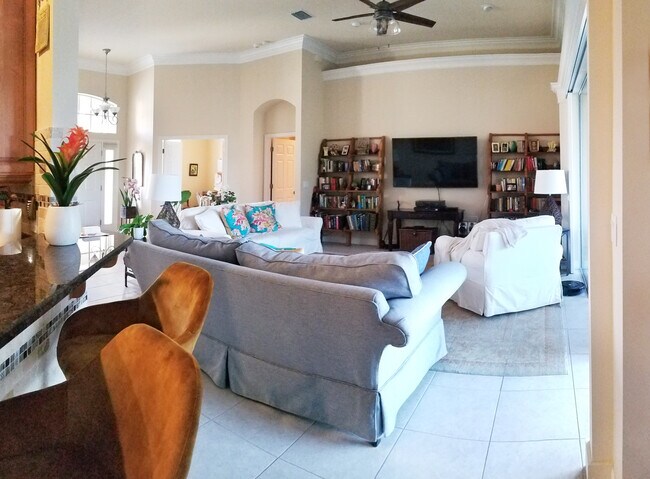 Building Photo - 5327 Solway Dr