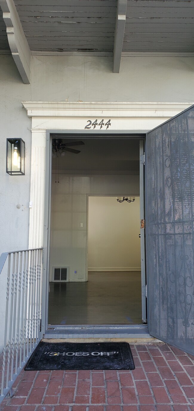 Building Photo - 2444 W 18th St