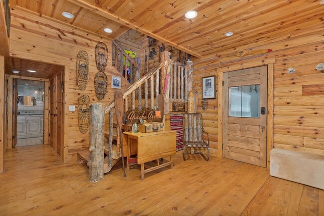 Building Photo - Winter Rental – $14,000/month (6-Month Lease)