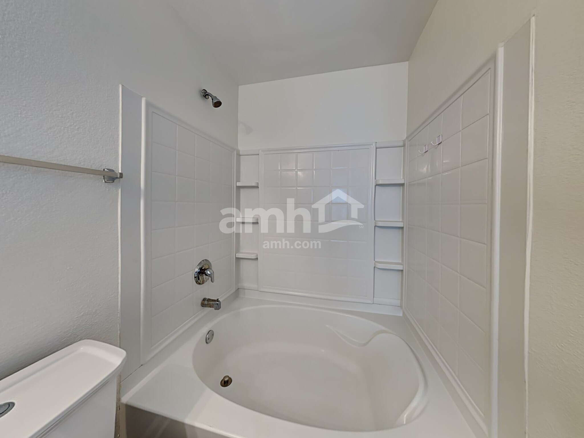 Building Photo - 2040 Bliss Rd