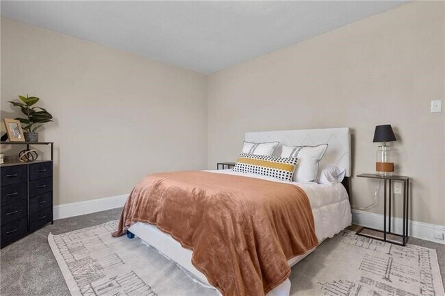 Building Photo - 6517 Dean St