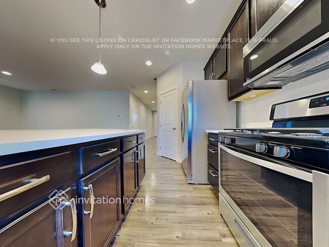 Building Photo - 5204 52nd Way SE