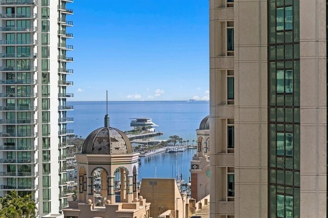 Building Photo - 275 1st Ave S