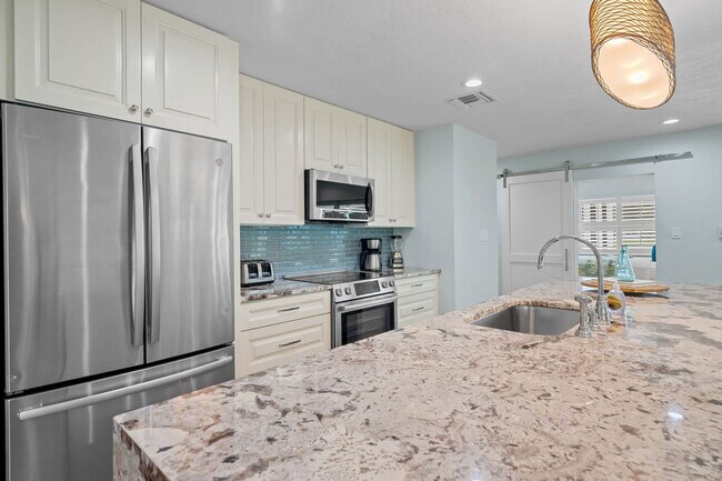 Building Photo - 2218 Kings Lake Blvd