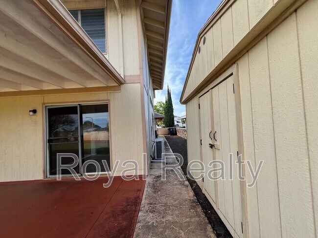 Building Photo - 95-693-693 Lewanuu St