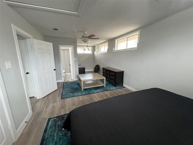 Building Photo - 128 Skyview Terrace