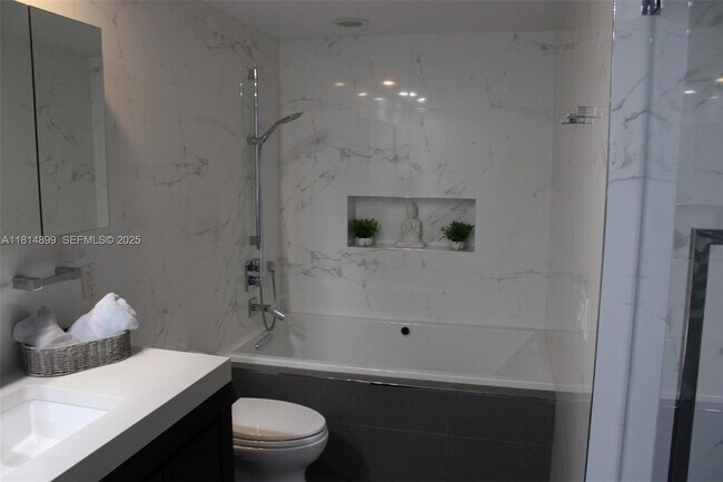 Building Photo - 31 SE 6th St