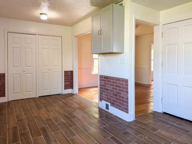 Building Photo - 336 W 29th St