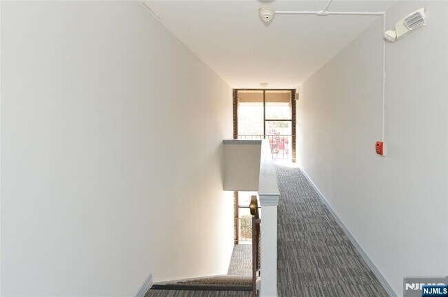 Building Photo - 199 Bergen Turnpike