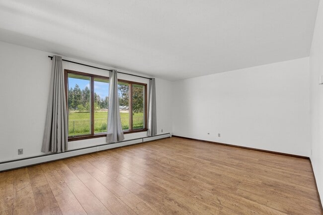 Building Photo - Whitefish Home