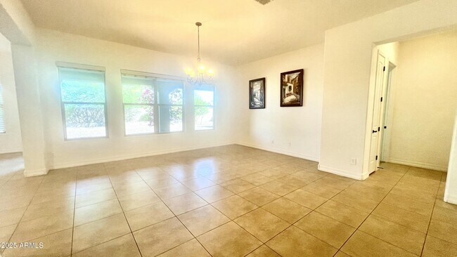 Building Photo - 4571 N Arbor Way