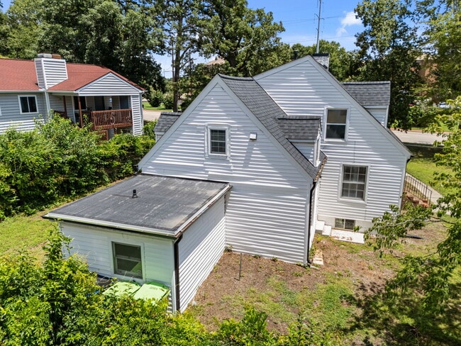 Building Photo - 806 Gorman St