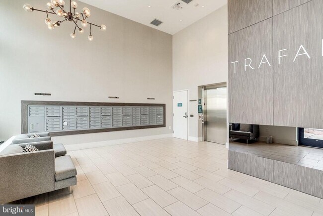 Building Photo - 989 S Buchanan St