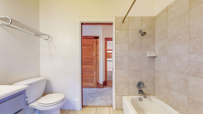 Building Photo - HISTORIC EDO 2/BD 2/BA CONDO