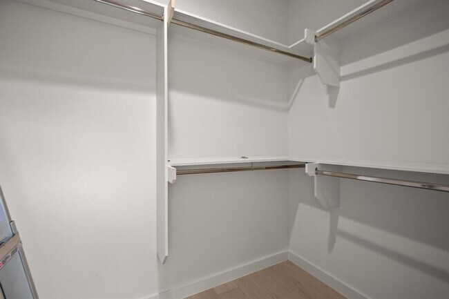 Building Photo - 5305 Ledesma Rd
