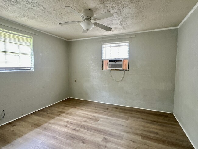 Building Photo - 508 S Martin Luther King Jr Dr
