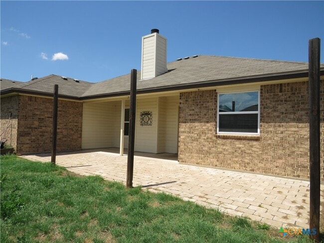 Building Photo - 2604 Hector Dr
