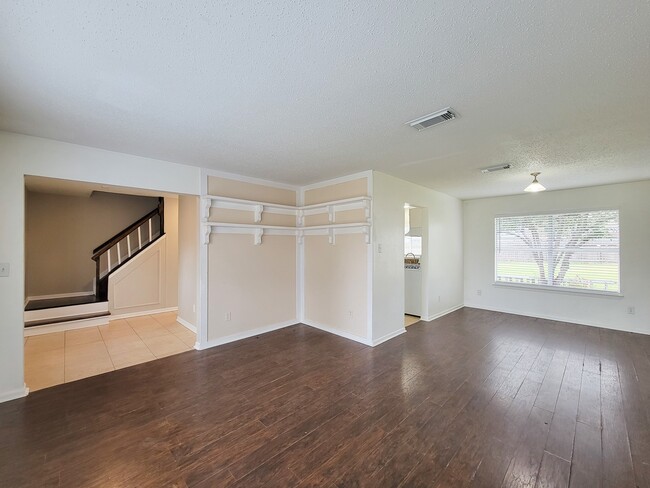 Building Photo - 12010 Roan Dr