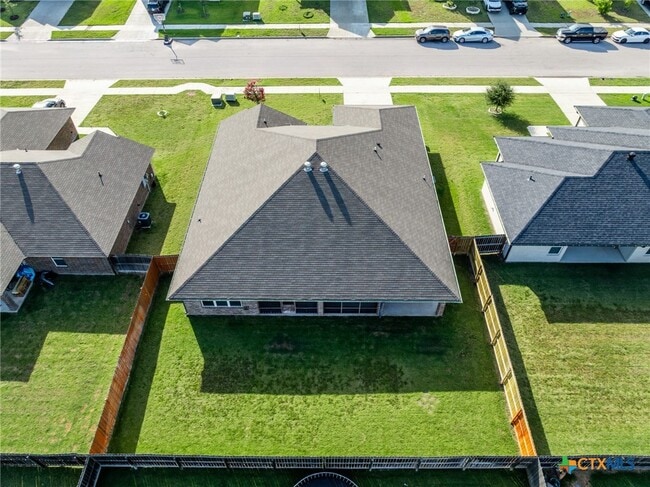 Building Photo - 5301 Primavera Ln
