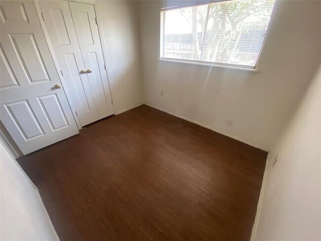 Building Photo - 1000 Fieldwood Dr