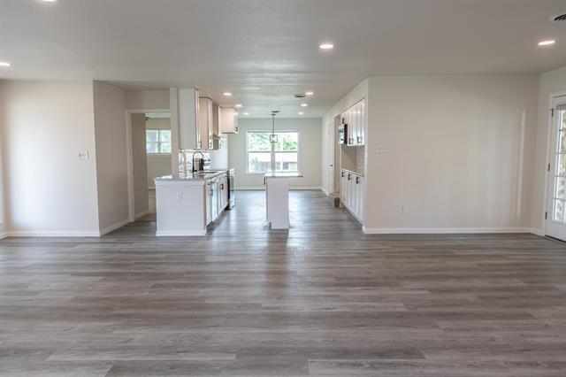 Building Photo - 6070 Wonder Dr